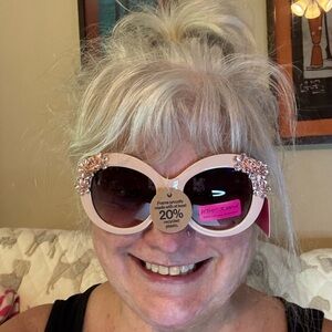 Betsey Johnson Heart Sunglasses with Flower Accents. NWT. 🥰